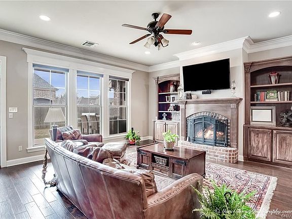 5th image of 600 Bitter Pecan Dr