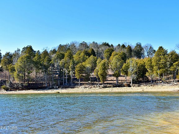 5th image of 105 E Shore Dr