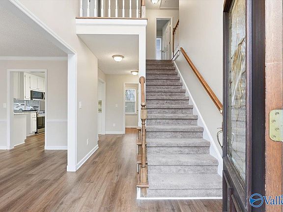 5th image of 110 Heatherwood Dr