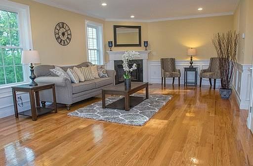 2nd image of 6 Robinson Rd Unit 11
