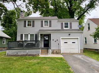 114 Arrowhead Dr, Rochester, NY 14624