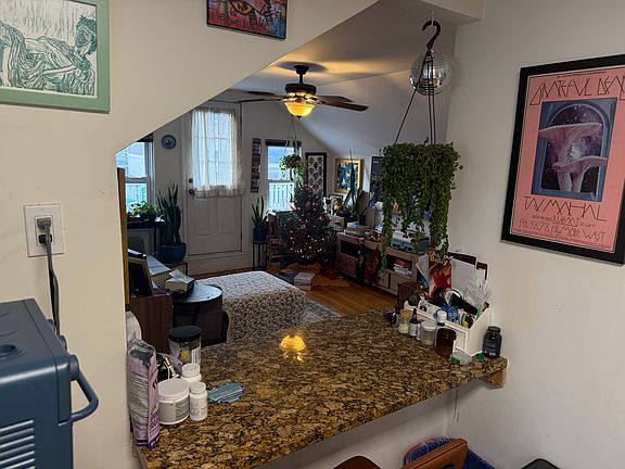 4th image of 90 Georgia Ave