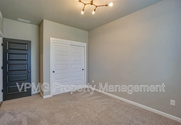 604 NW 25th Way — Photo 14