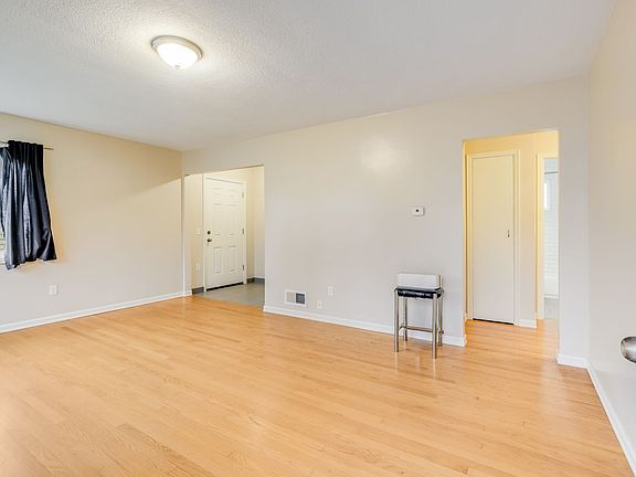 2nd image of 4811 N Maryland Ave