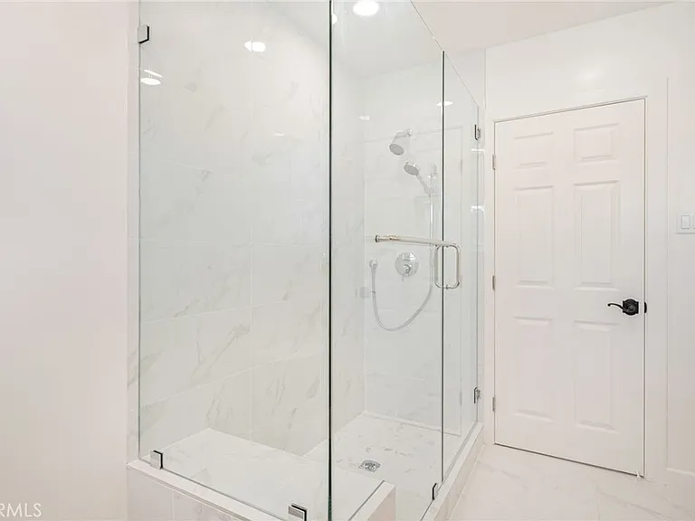 636 NW Pioneer Dr #1 — Photo 19