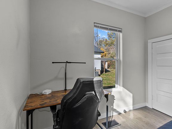 5th image of 300 Mill St #300