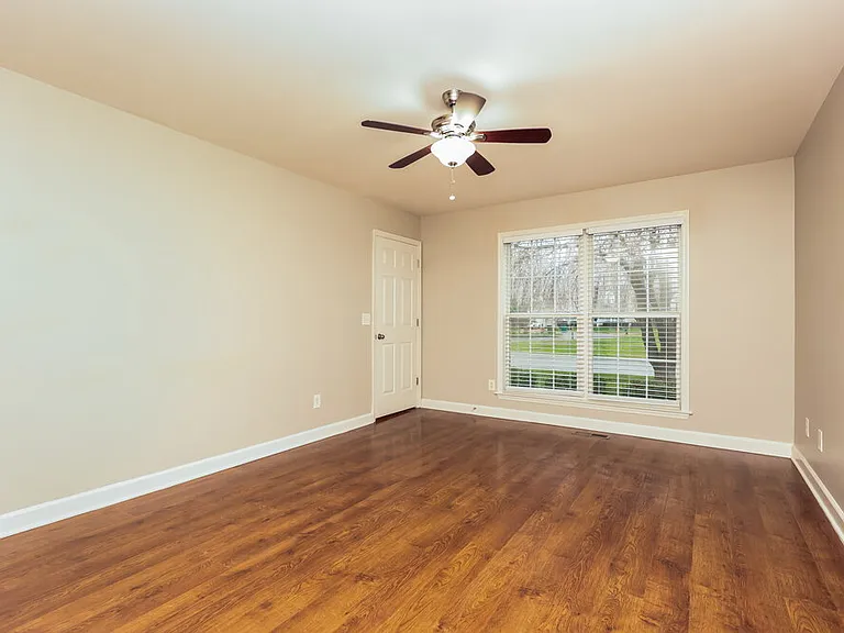 2853 Sutherland Dr — Photo 13