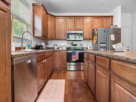 3rd image of 4313 W Belleville Way
