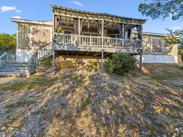 310 Sparkman Dr, Kerrville, TX 78028