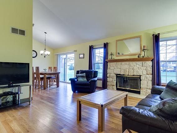 2nd image of 1236 Lake Park Dr