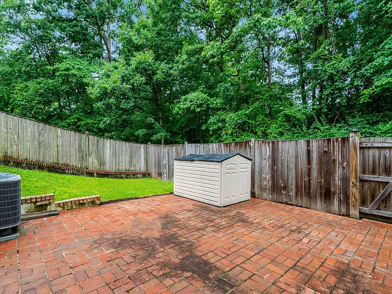7975 Yancey Dr — Photo 30