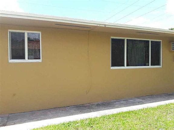 4th image of 2979 NW 11th St