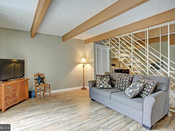 5th image of 54 Glenview Cir