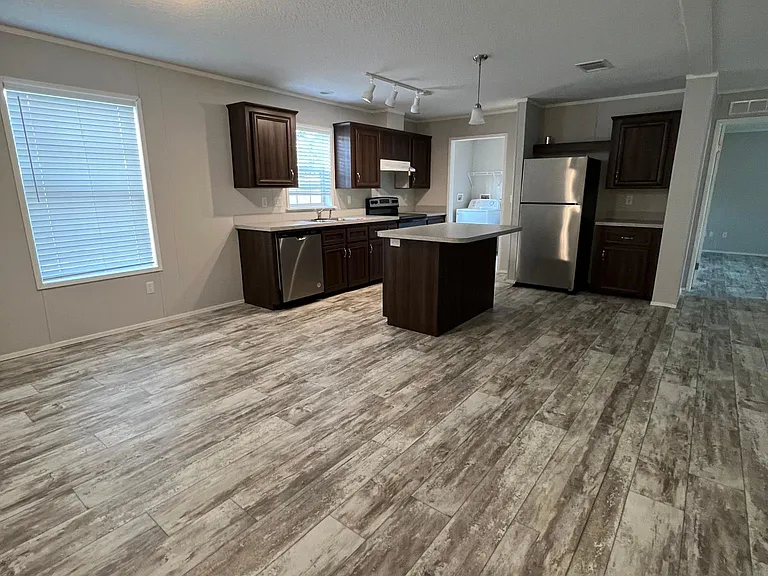 22992 Tradewind Rd — Photo 3