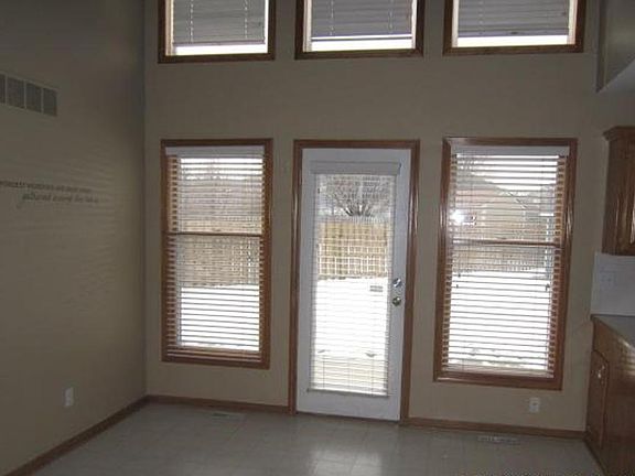 4th image of 15900 Harold Dr
