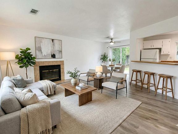 3rd image of 550 W Creekside Cir