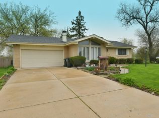 552 Northgate Rd, Lindenhurst, IL 60046