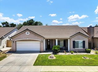 977 N Hartnell Pl, Hanford, CA 93230