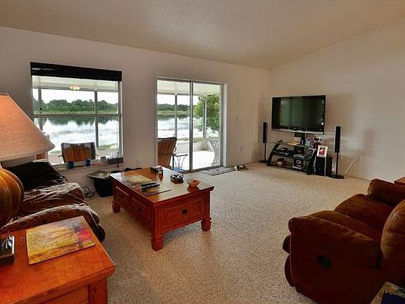 5th image of 2442 Weatherford Dr