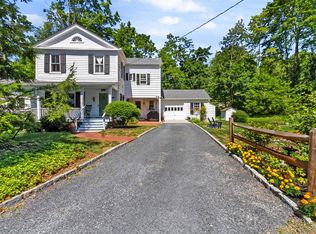 15 Old School Ln, Pleasantville, NY 10570
