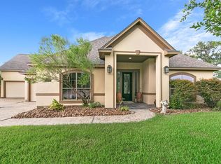 106 Deerwood Dr, Lake Jackson, TX 77566