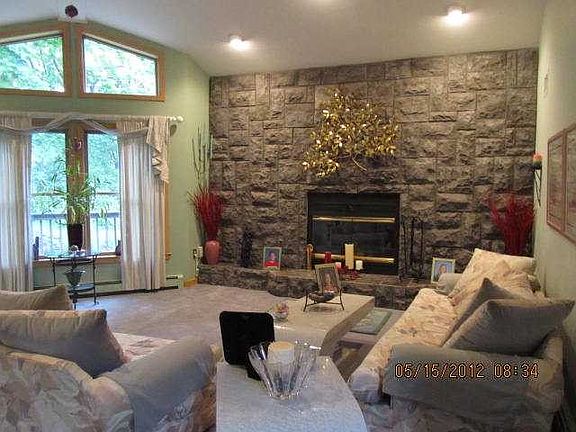 4th image of 18 Camelot Dr