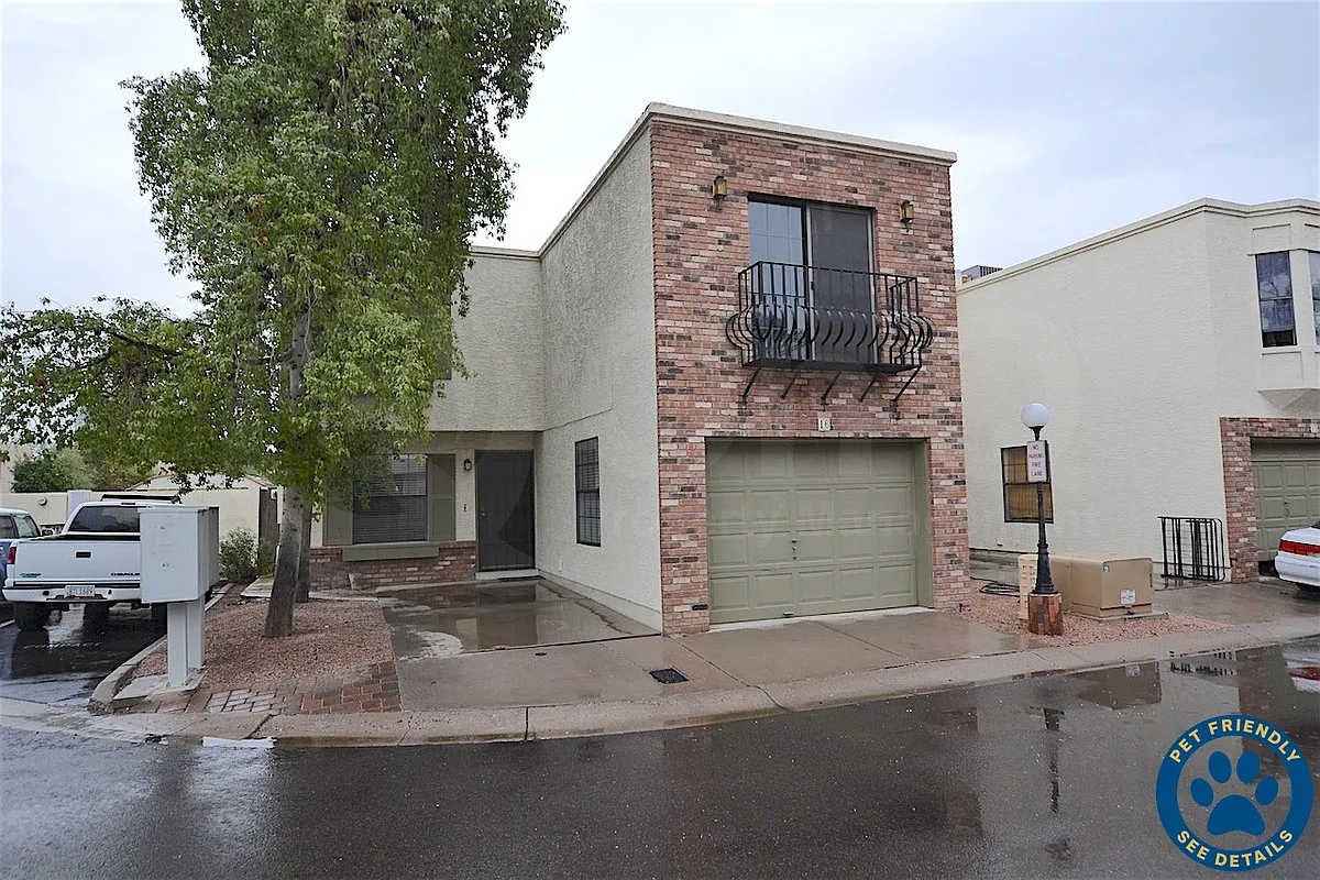 3 bed, 2.5 bath, 1485 sqft, $2,299 — Photo 1