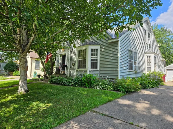 1154 Cherokee Ave, West Saint Paul, MN 55118