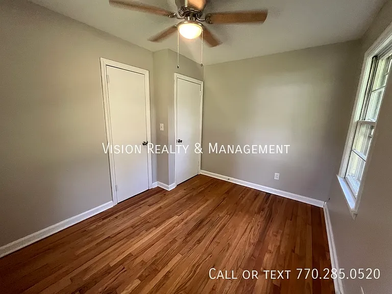 1148 Center St SW — Photo 41