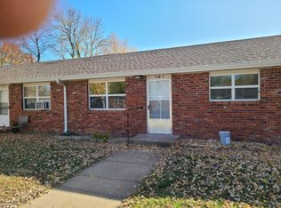 1004 Sunset St #C, Aurora, MO 65605