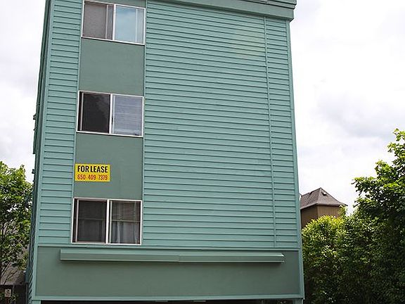 2nd image of 4528 20th Ave NE #11