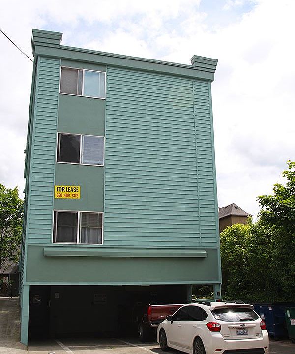 1st image of 4528 20th Ave NE #12