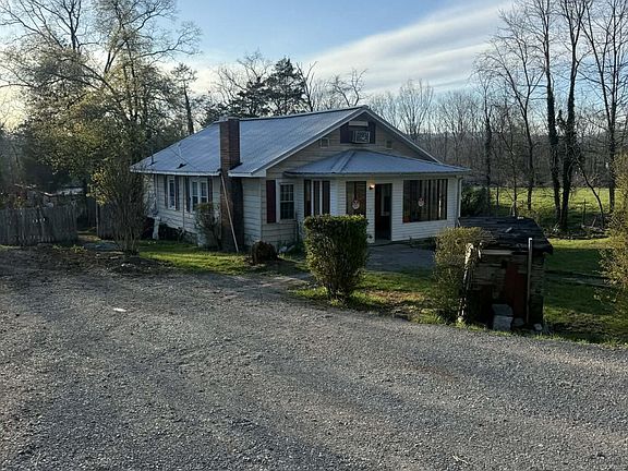 2nd image of 805 Elk Knob Rd