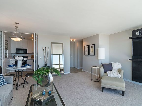 3rd image of 3451 N Lakeshore Dr #711