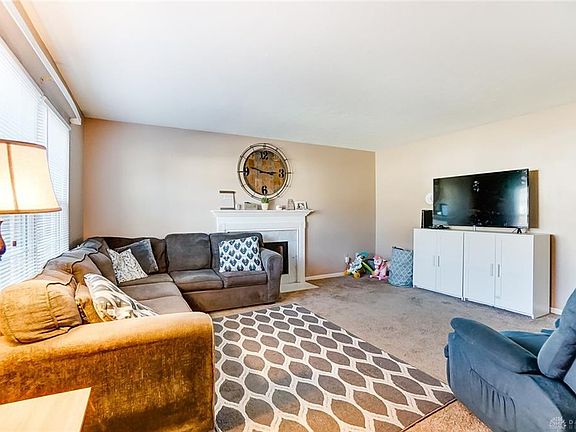 3rd image of 151 Cross Creek Ln