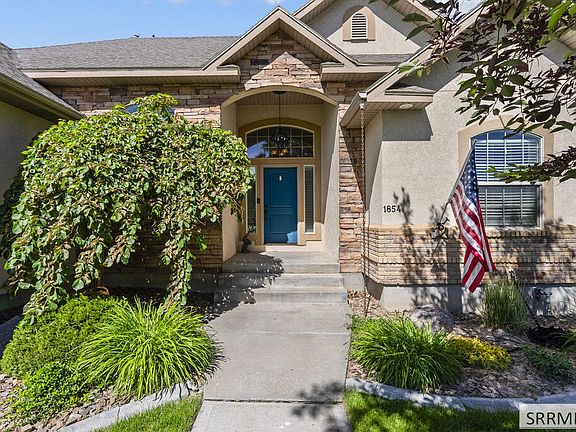 4th image of 1854 Castelli Dr