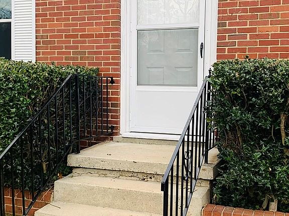 3rd image of 805 Jefferson Cir