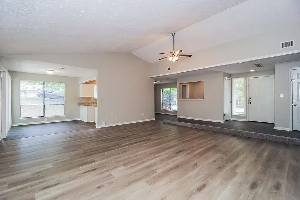 3 bed, 2.0 bath, 1766 sqft, $1,655 — Photo 4