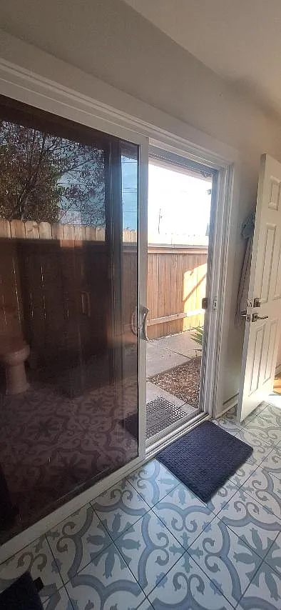 4 bed, 2005 sqft, $1,500 — Photo 3