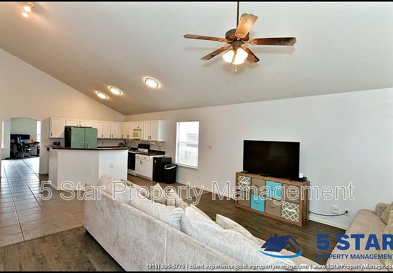 10937 Northview Dr — Photo 23