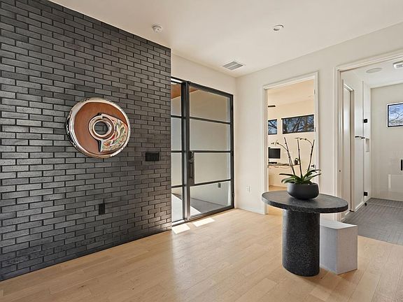 4th image of 30 Chalmers Ave
