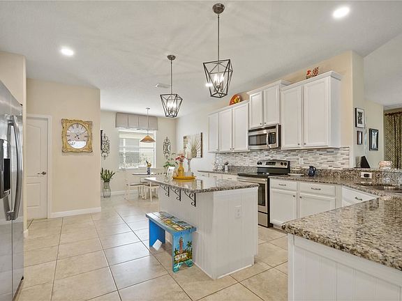 3rd image of 3651 La Jolla Dr