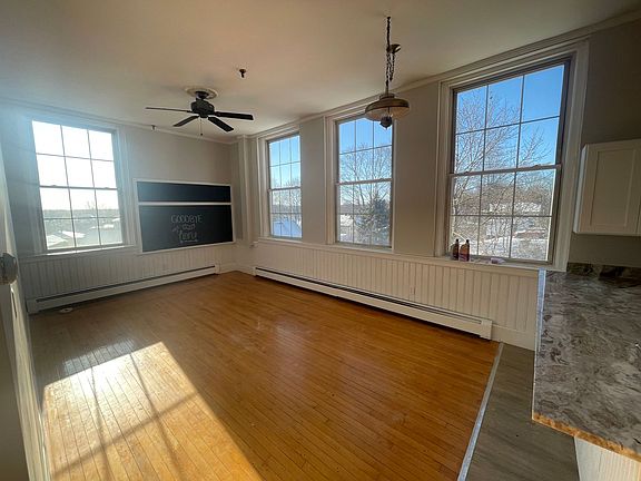 4th image of 2 Pleasant St #4