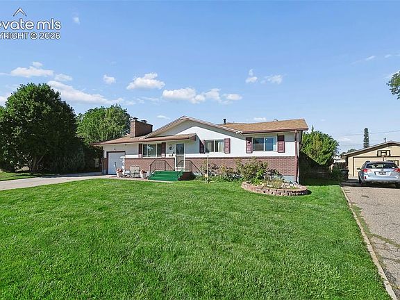 3rd image of 61 Radcliff Ln