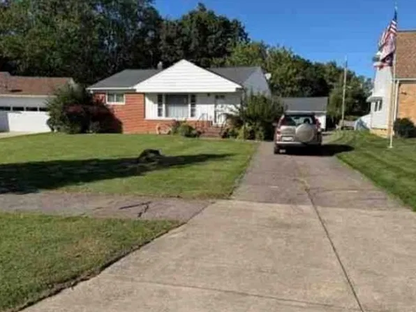 279 Grand Park Cir, Bedford, OH 44146
