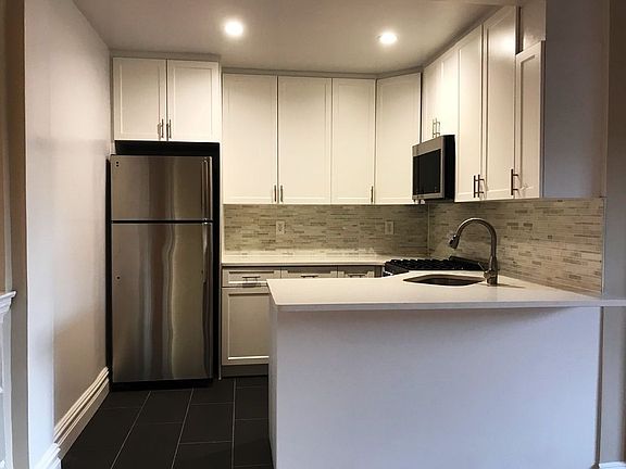 4th image of 4115 50th Ave APT 1K