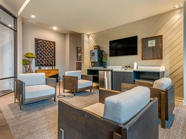 JTB Apartments — Photo 61