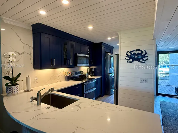 31 S Forest Beach Dr APT 51, Hilton Head Island, SC 29928