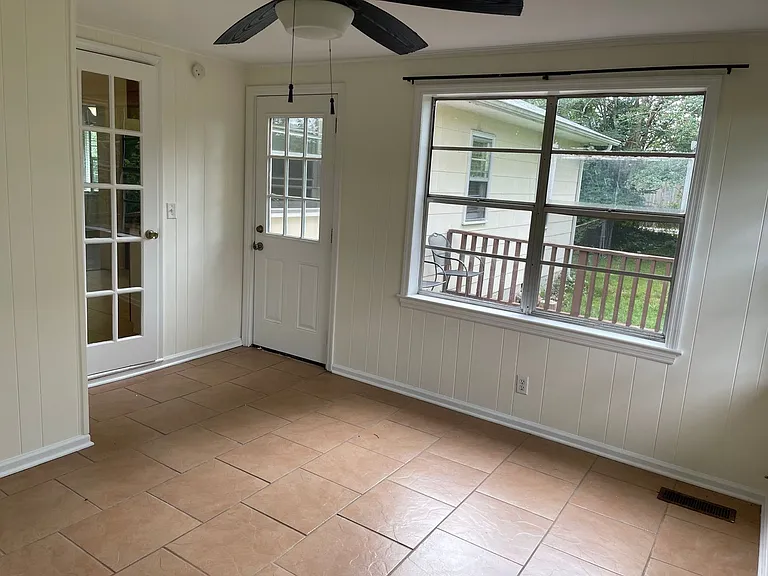 760 Mauldeth Rd — Photo 7