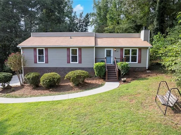 307 Summer Ct, Woodstock, GA 30188